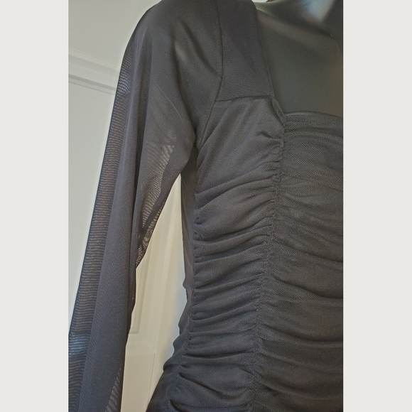 LBD with sheer sleeves and ruching - Picture 3 of 5